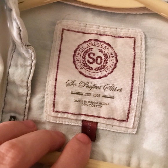 Woman’s button up - Picture 3 of 3